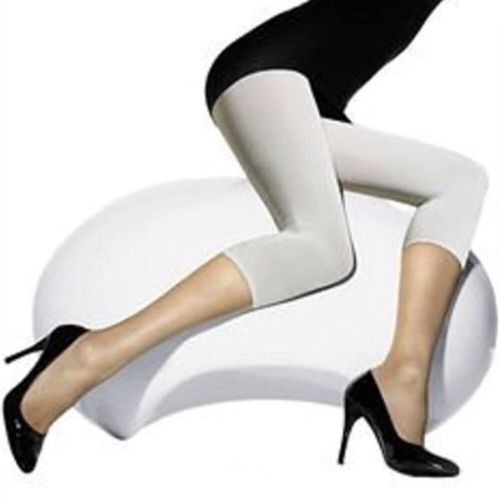 WOLFORD Leggings Velvet Capri sz L  -new in package